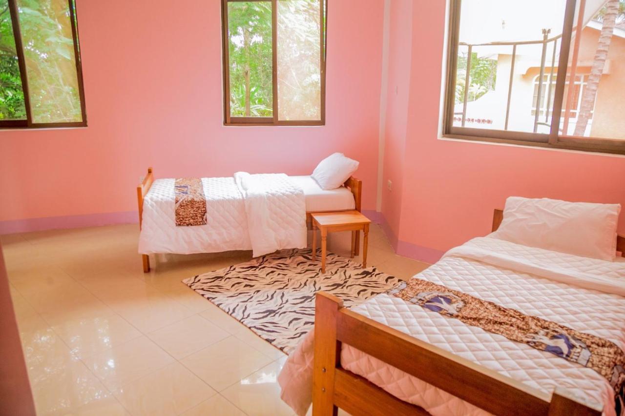 Mama Thea Homes Moshi Esterno foto
