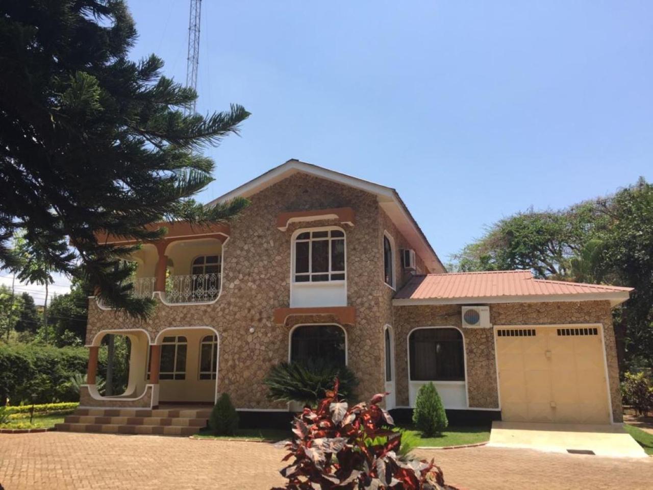 Mama Thea Homes Moshi Esterno foto
