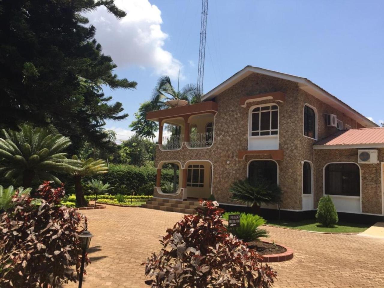 Mama Thea Homes Moshi Esterno foto