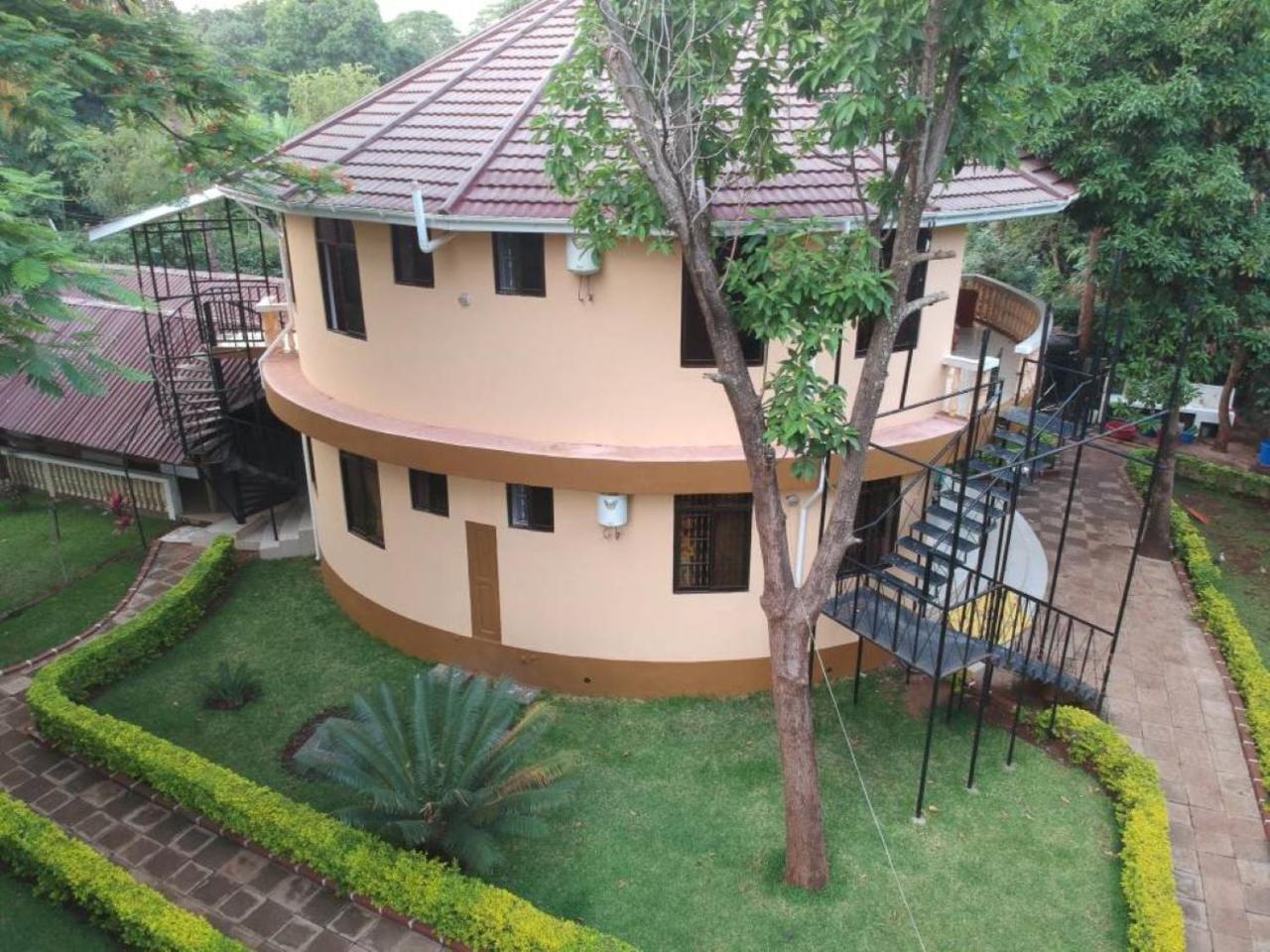 Mama Thea Homes Moshi Esterno foto